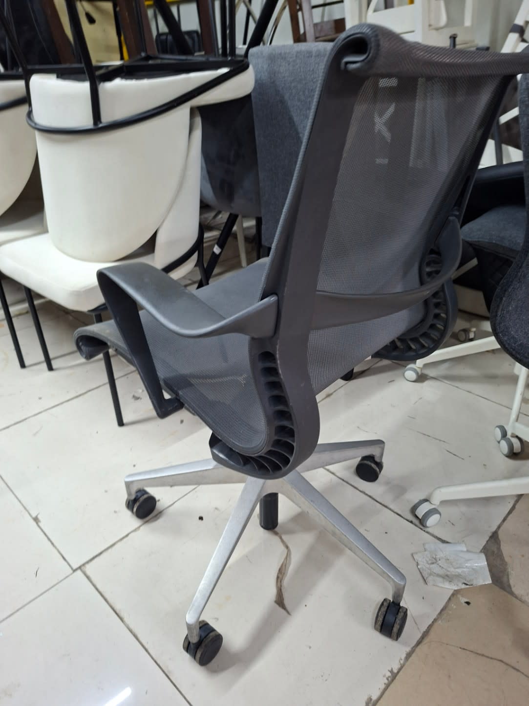 Mesh Office Chair with Armrests 3