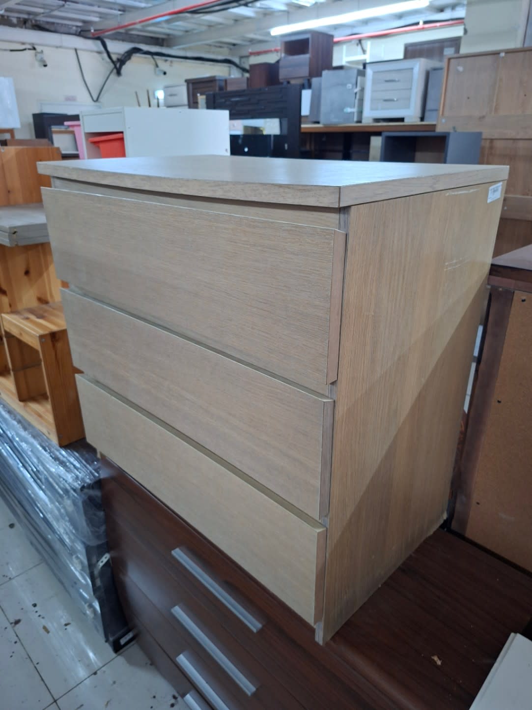 4-Drawer Chest of Drawers 3