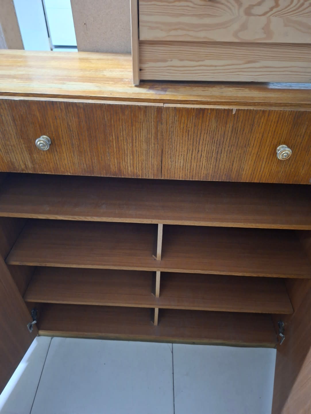 Shoe Cabinet with Drawers 2
