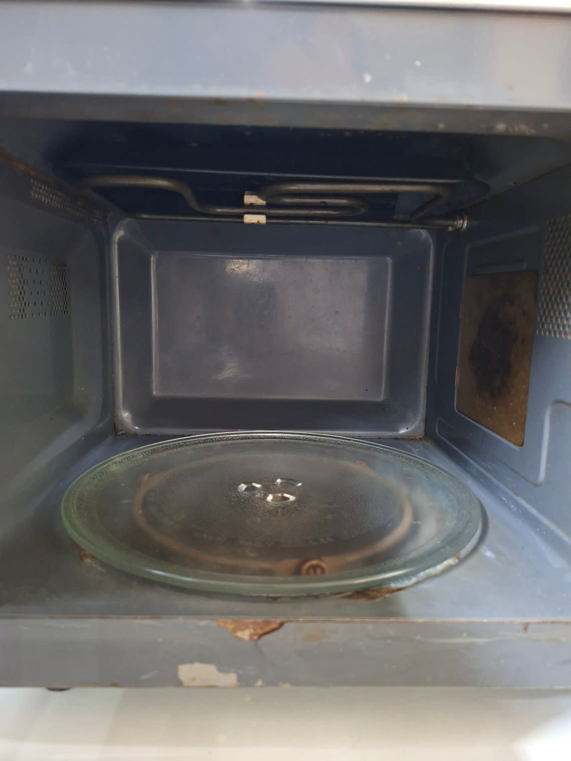 Microwave Oven with Grill 3