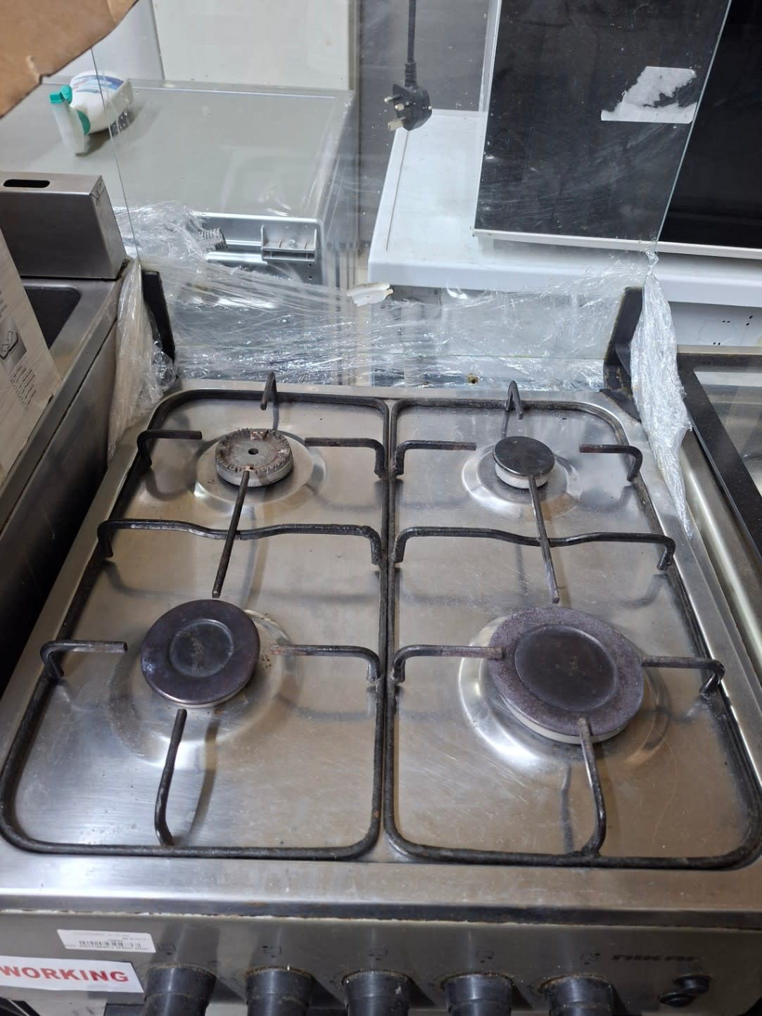 4-Burner Gas Cooker with Oven 2