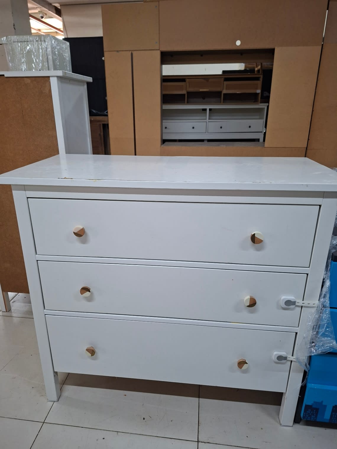 IKEA, 3-drawer chest in a white finish