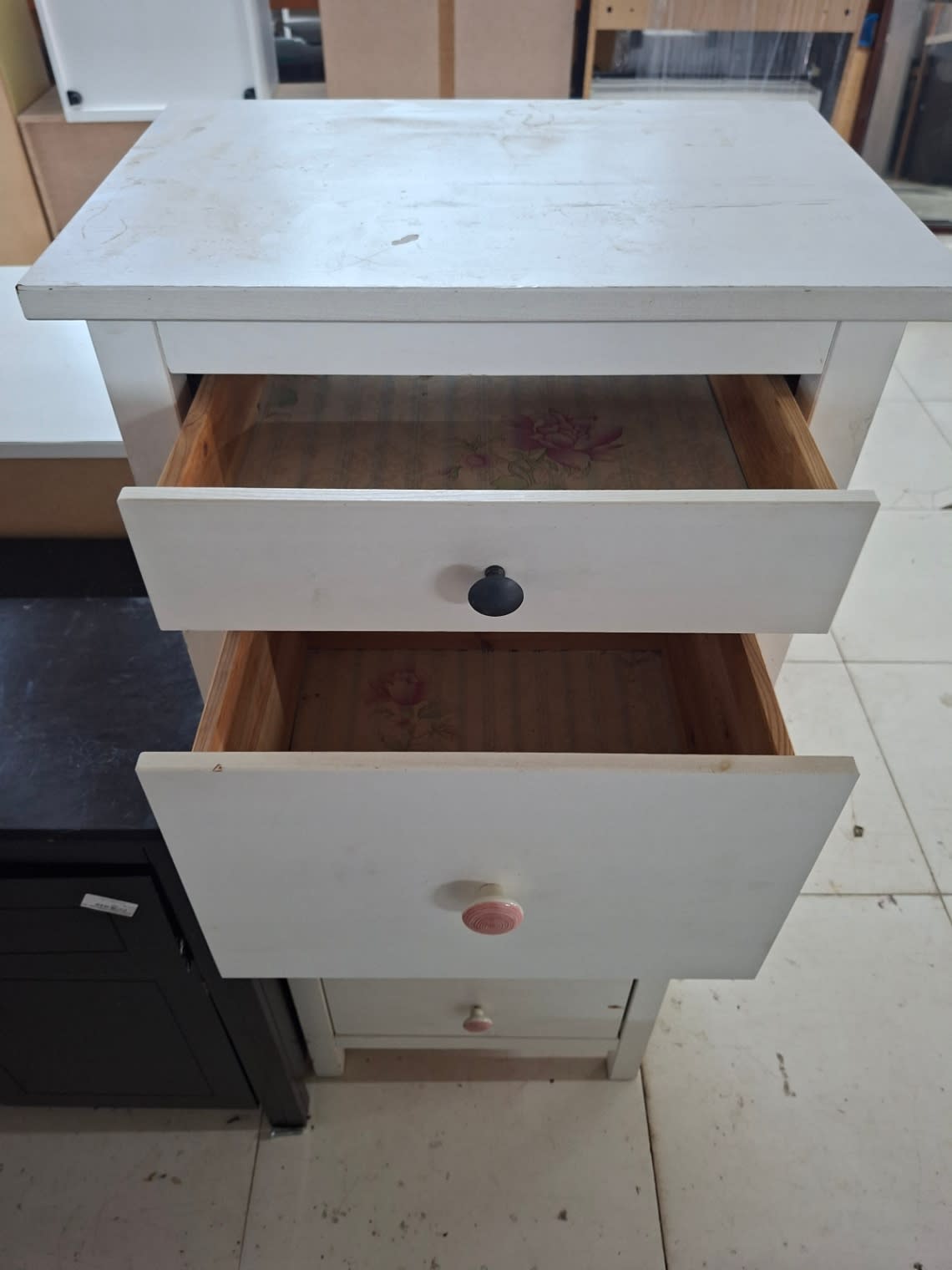 CHEST DRAWER 2