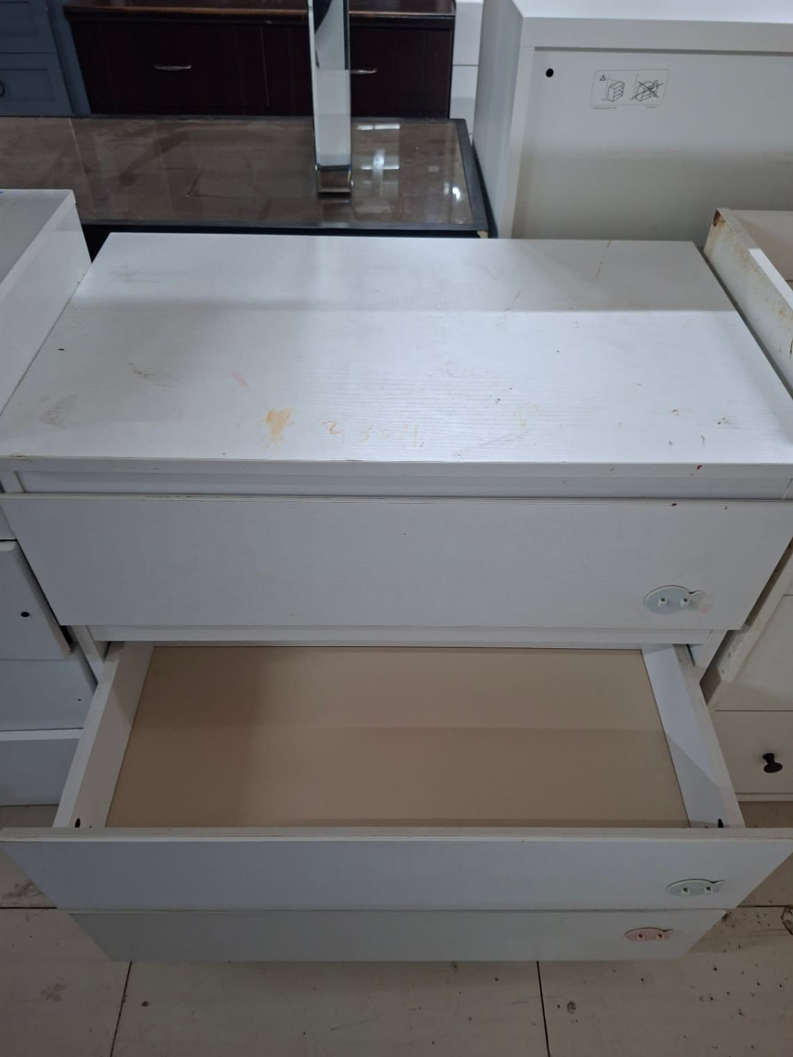 three-drawer dresser 3