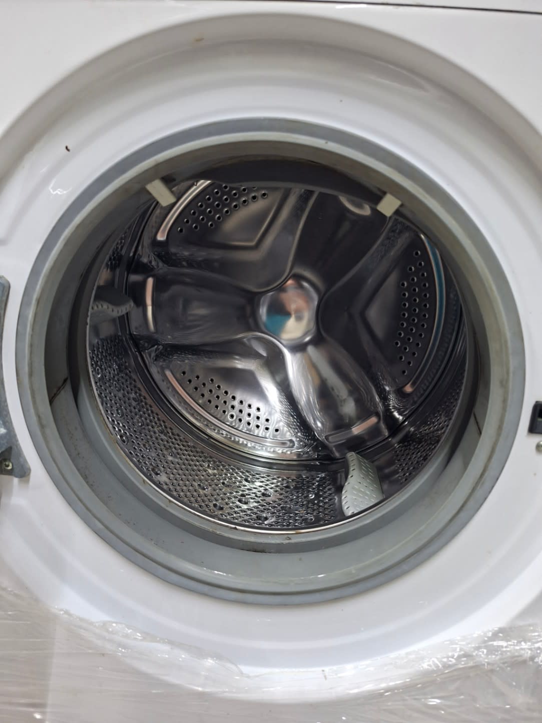 Front-Load Washing Machine 2