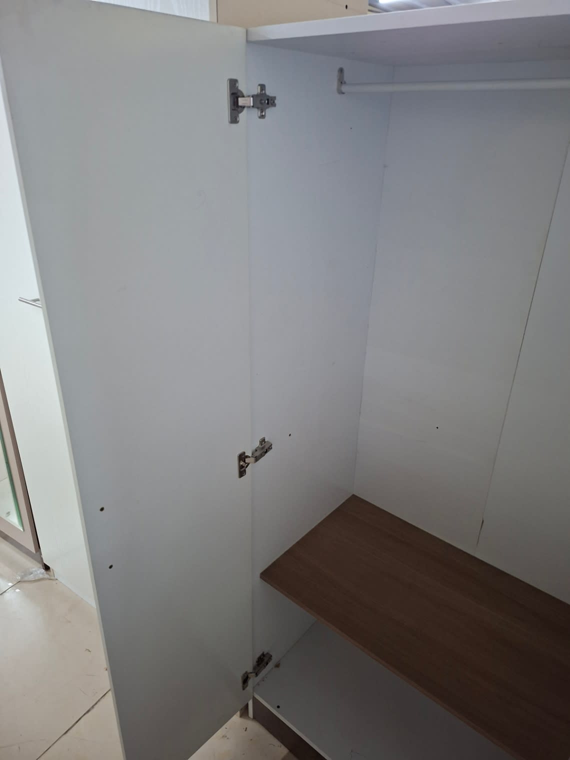 2-Door Wardrobe with Mirror 3