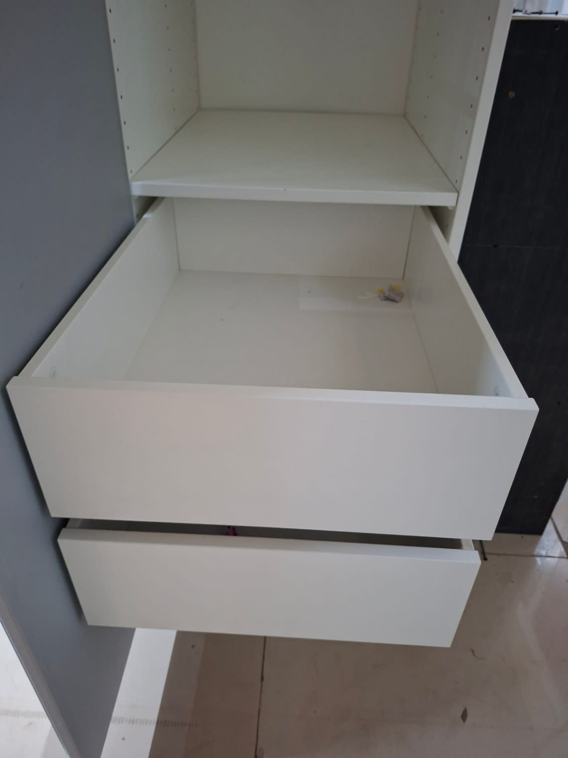 Single-Door Wardrobe with Drawers 3