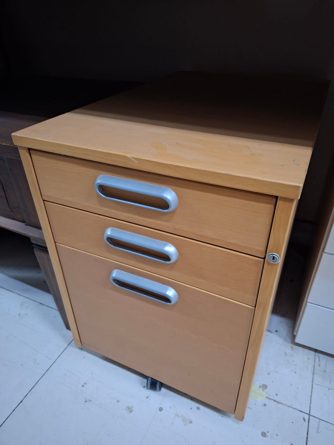 3-Drawer Mobile Pedestal Filing Cabinet 3