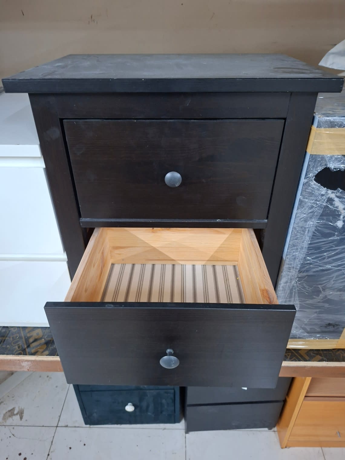 2-Drawer Bedside Table 2