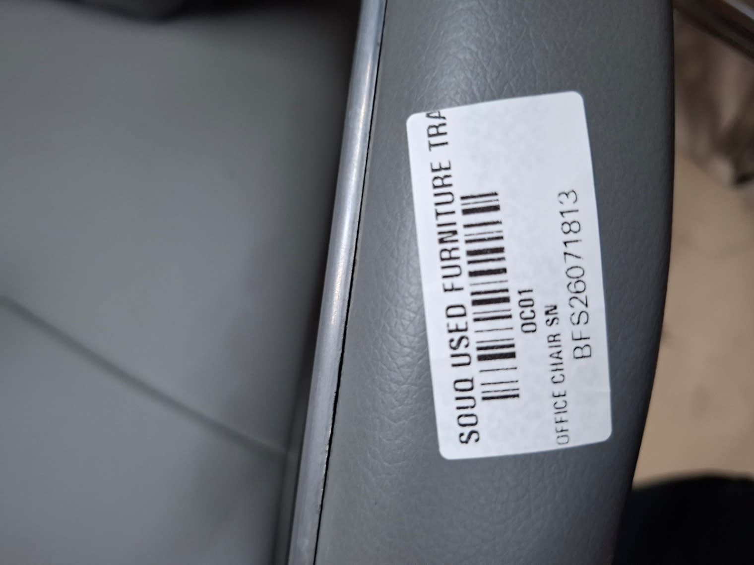 Bufaisal barcode label BFS26071813 for used grey high-back executive office chair