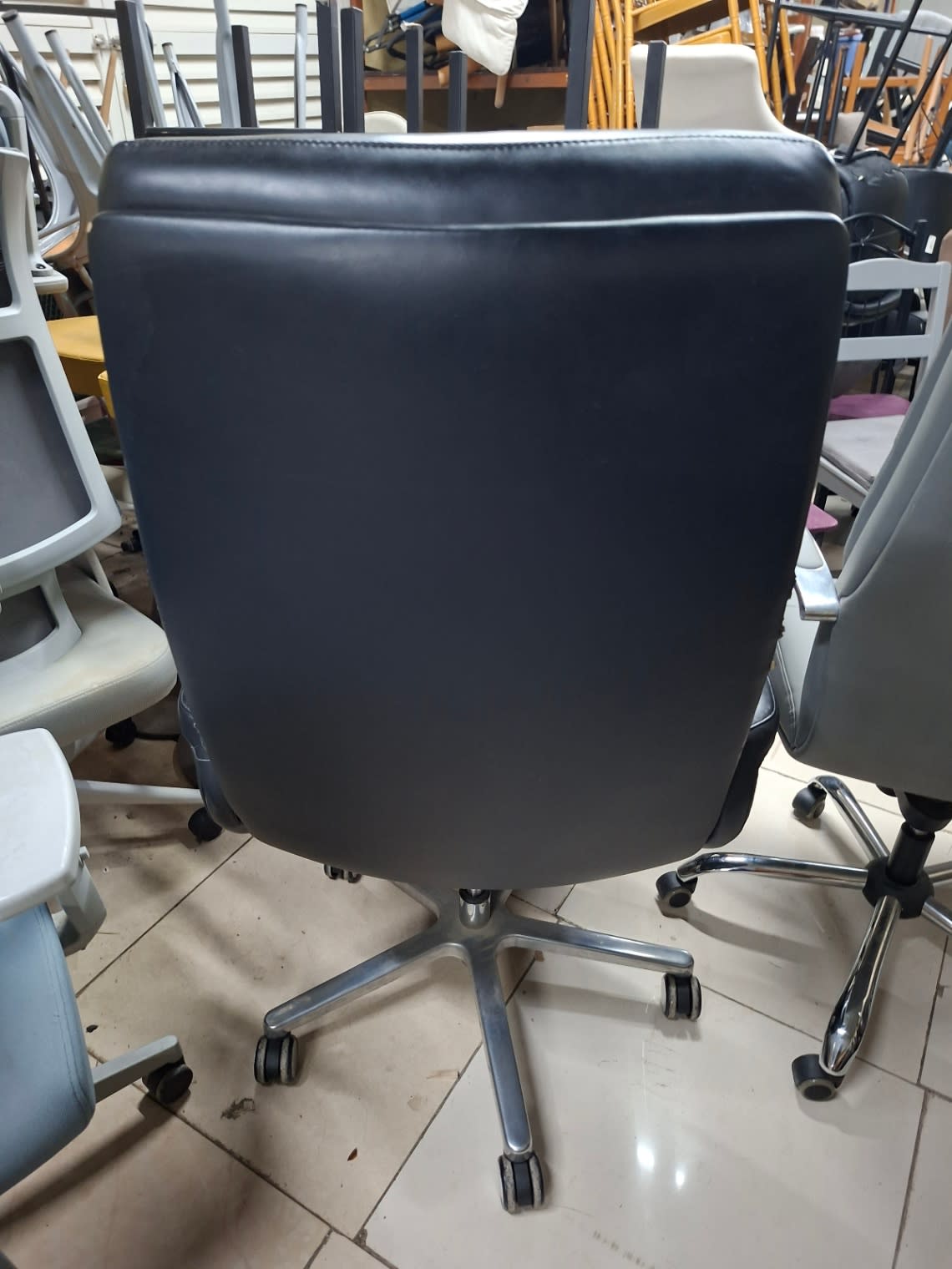 High-Back Executive Office Chair 3