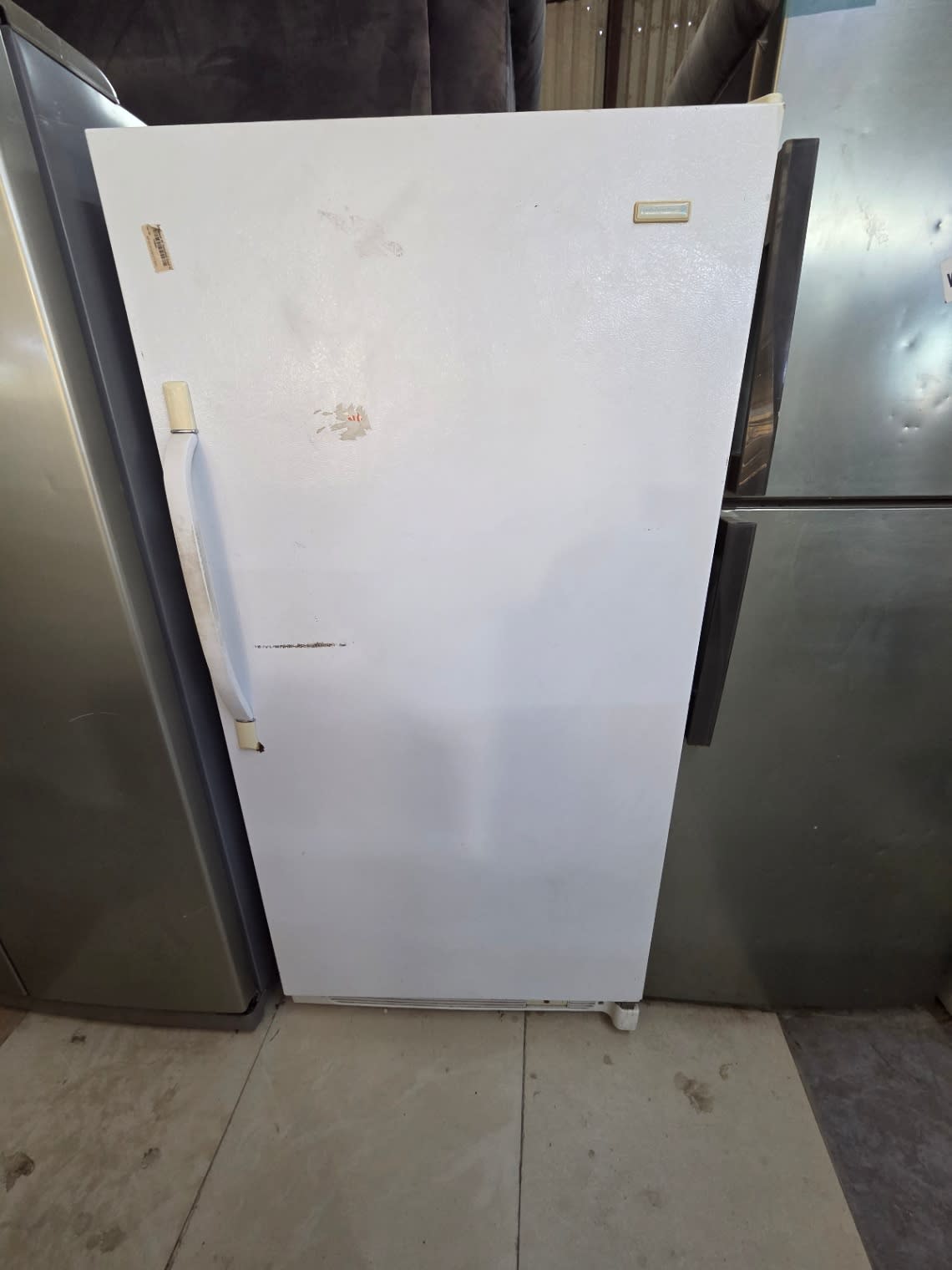 Single-Door Upright Refrigerator