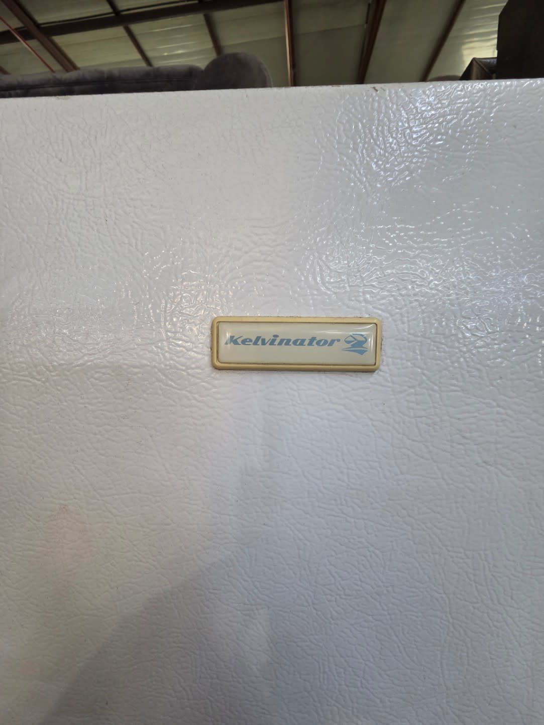 Single-Door Upright Refrigerator 2