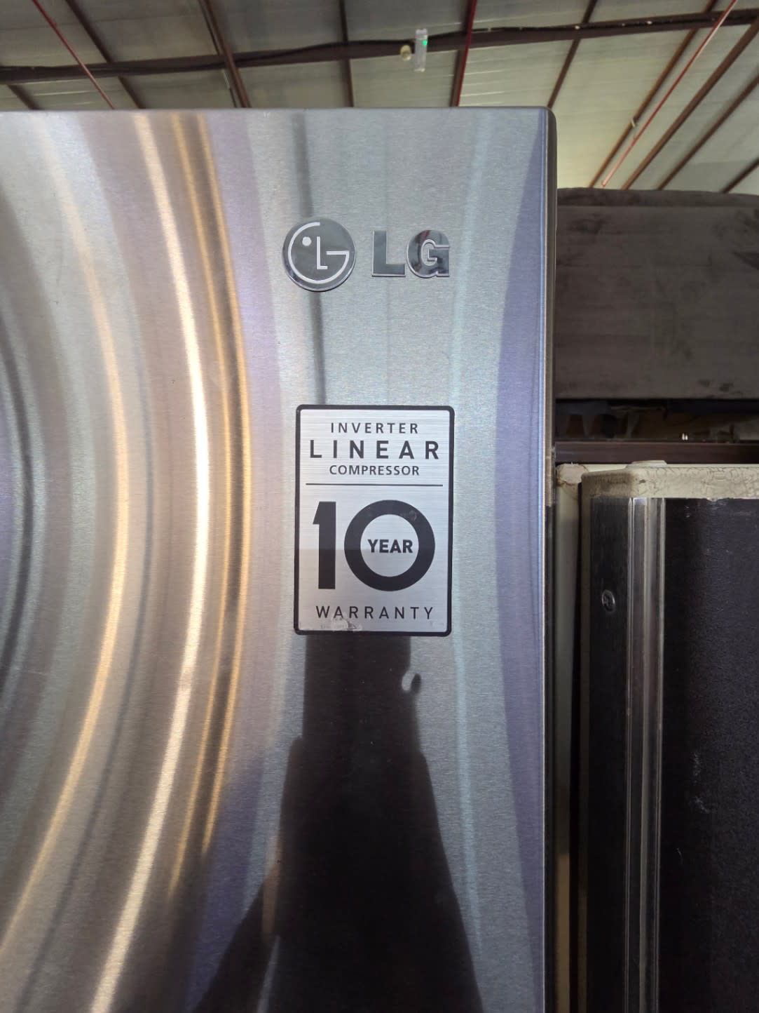 Side-by-Side Refrigerator with InstaView 2