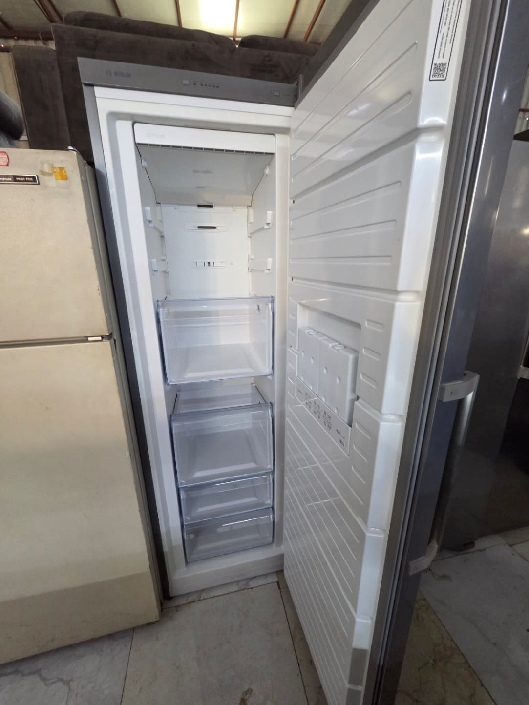 Upright Single-Door Freezer 3