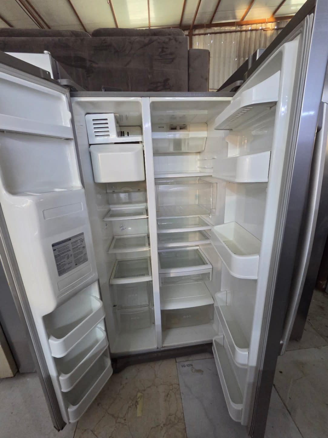 Side-by-Side Refrigerator with Ice and Water Dispenser 3
