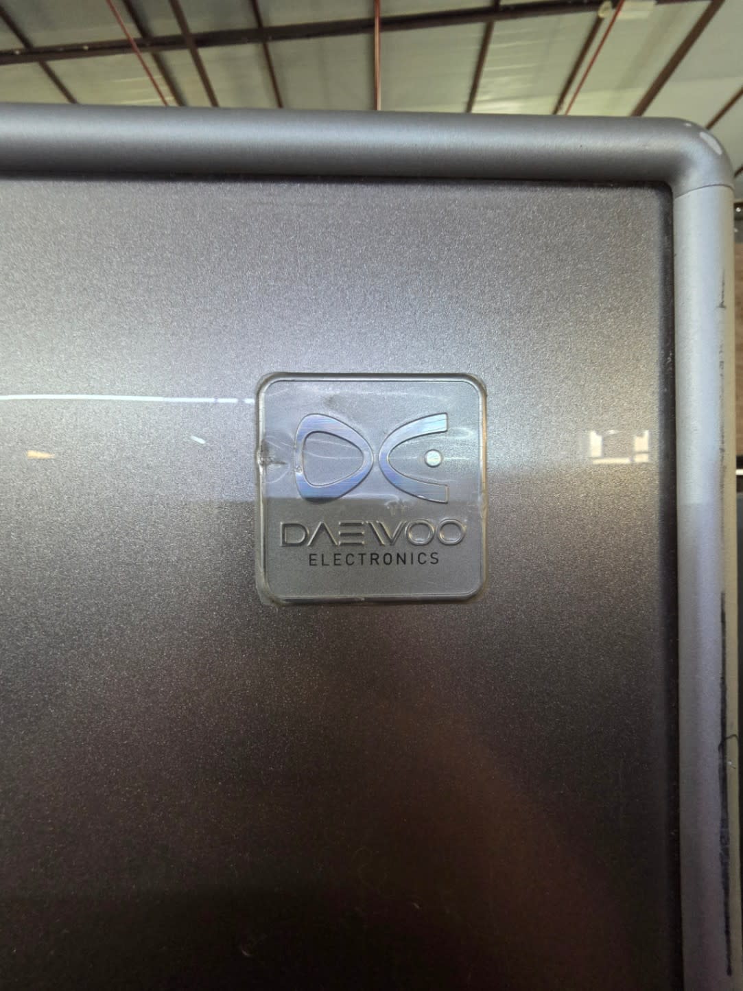 Side-by-Side Refrigerator with Ice and Water Dispenser 2