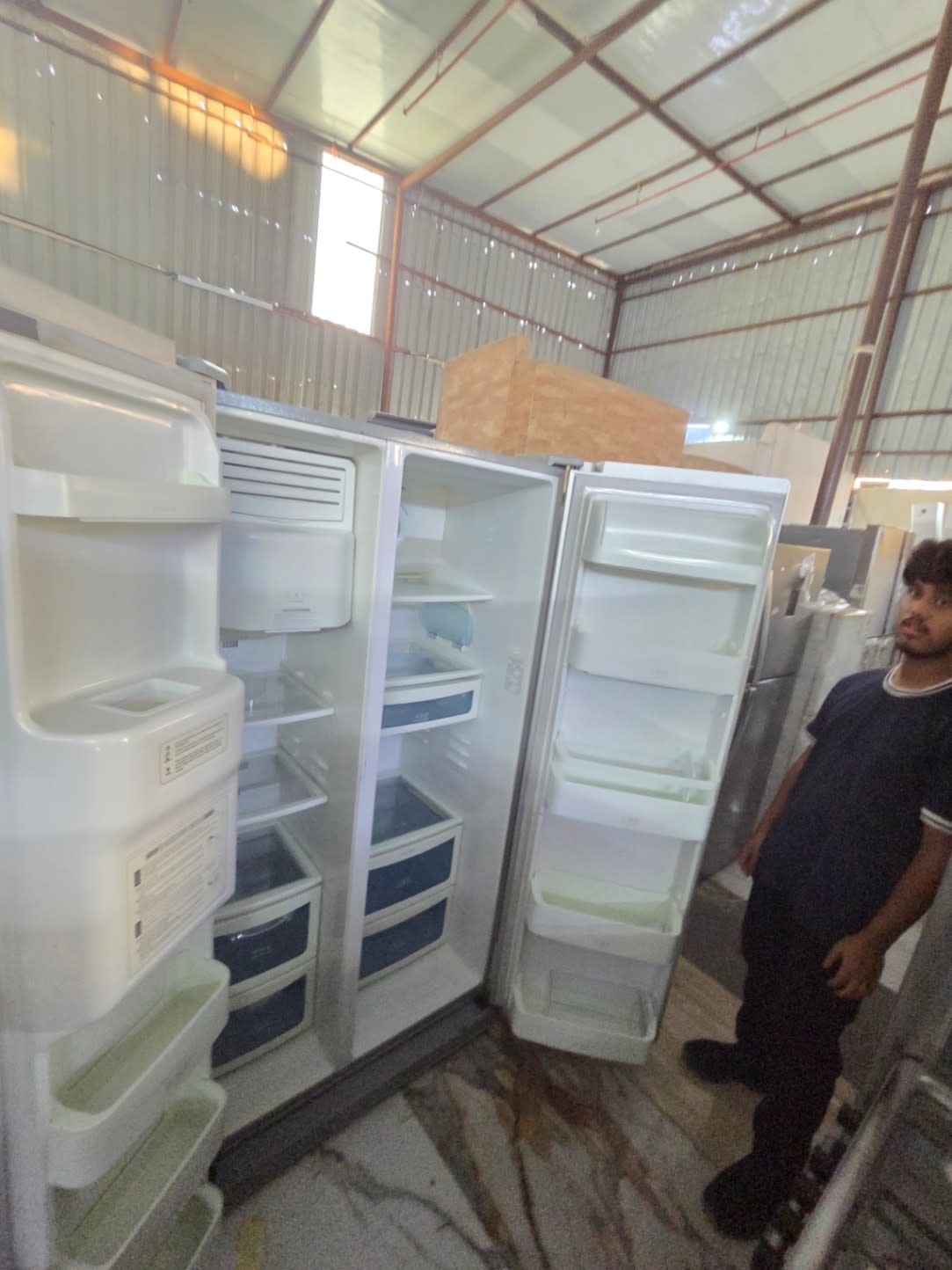 Side-by-Side Refrigerator with Ice and Water Dispenser 3