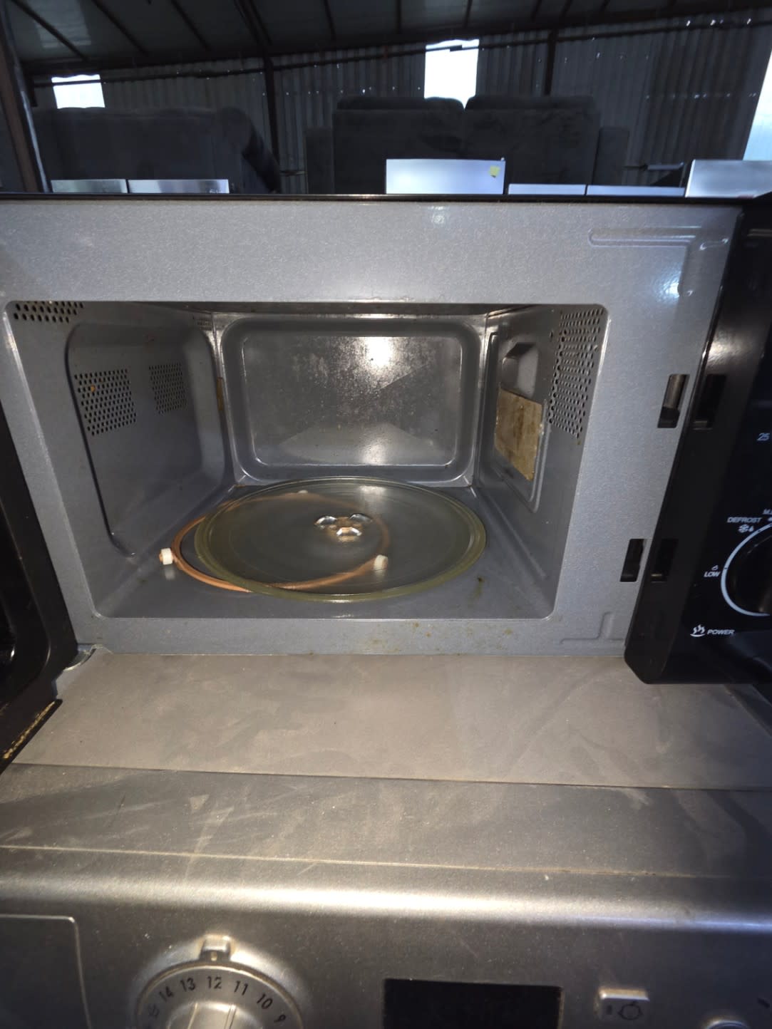 Solo Microwave Oven 20L 3