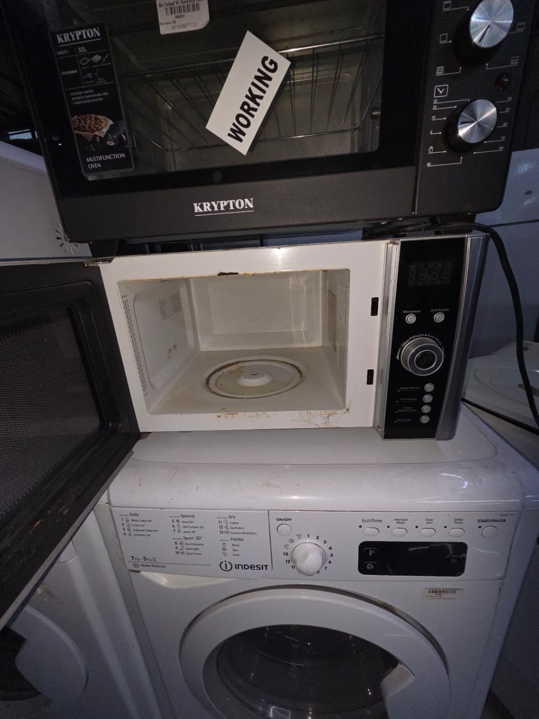 Microwave Oven with Grill 3