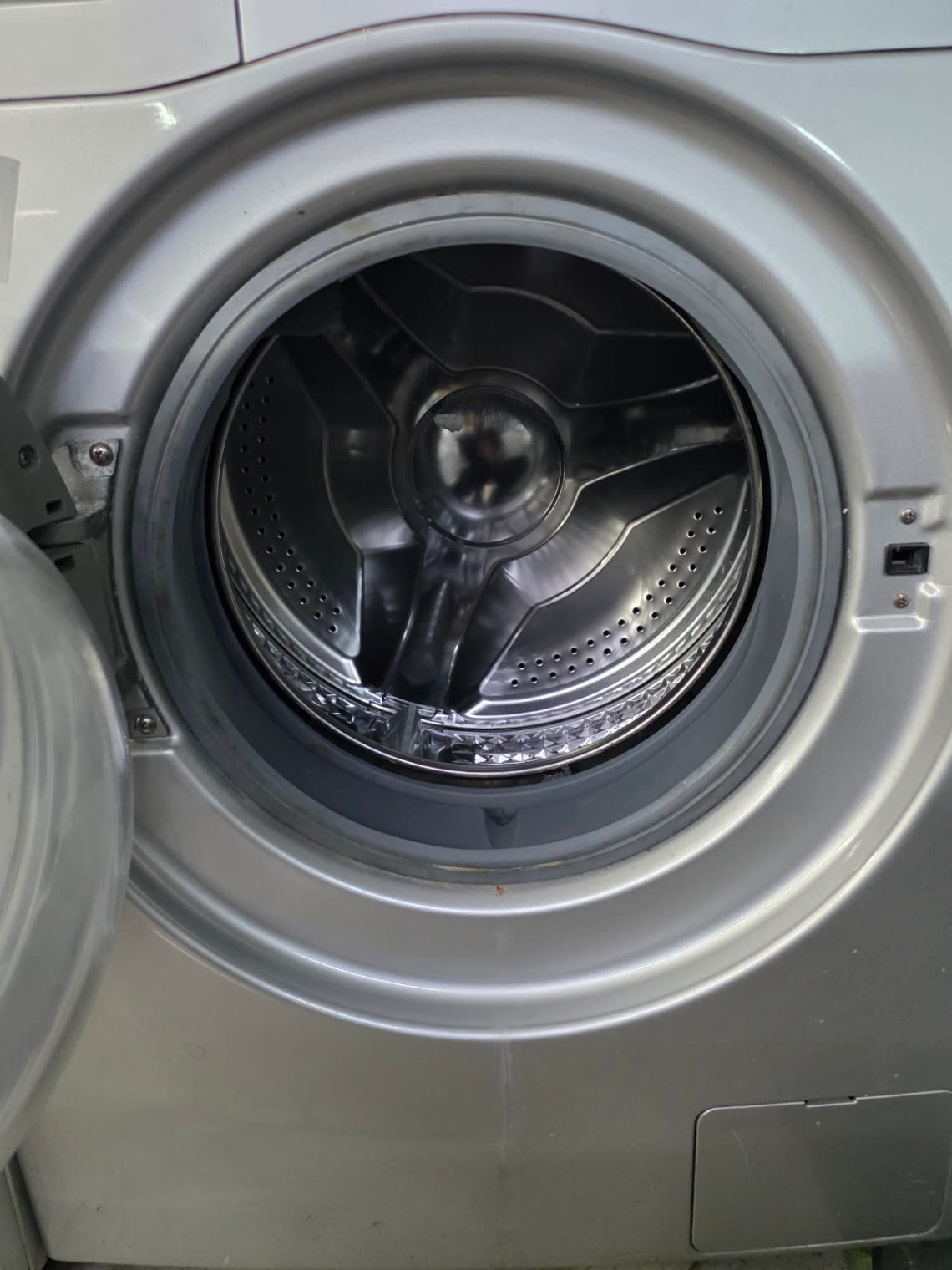 Front-Load Washing Machine 7kg Diamond 3