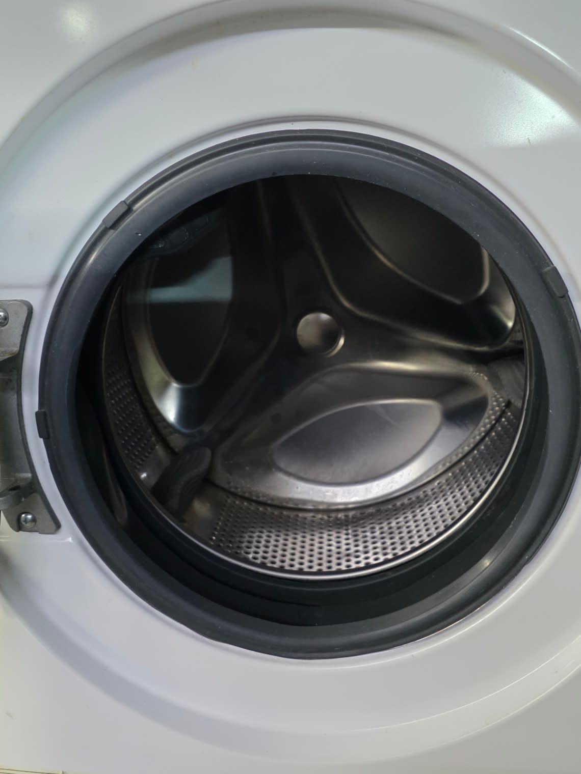 Front-Load Washing Machine 3