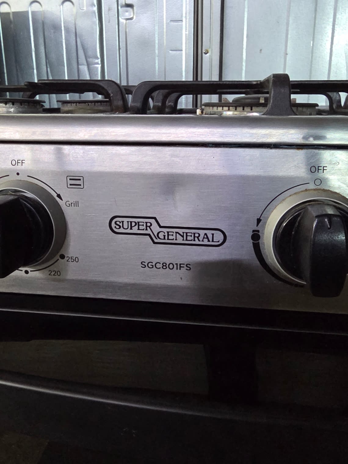 Freestanding Gas Cooker with Oven 2