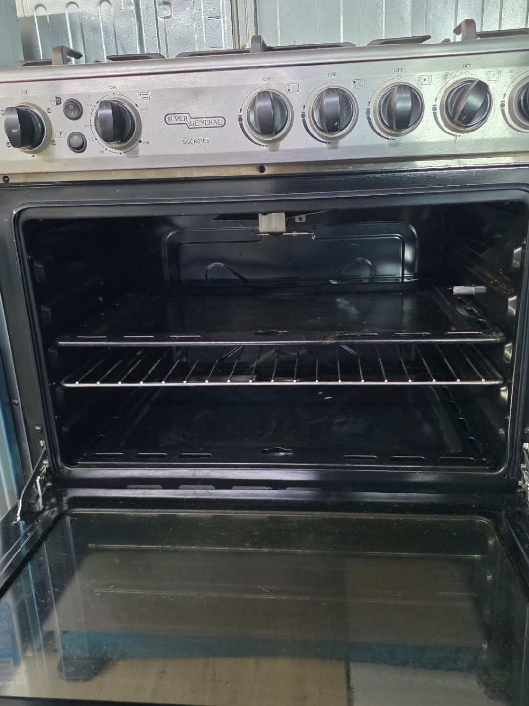 Freestanding Gas Cooker with Oven 3