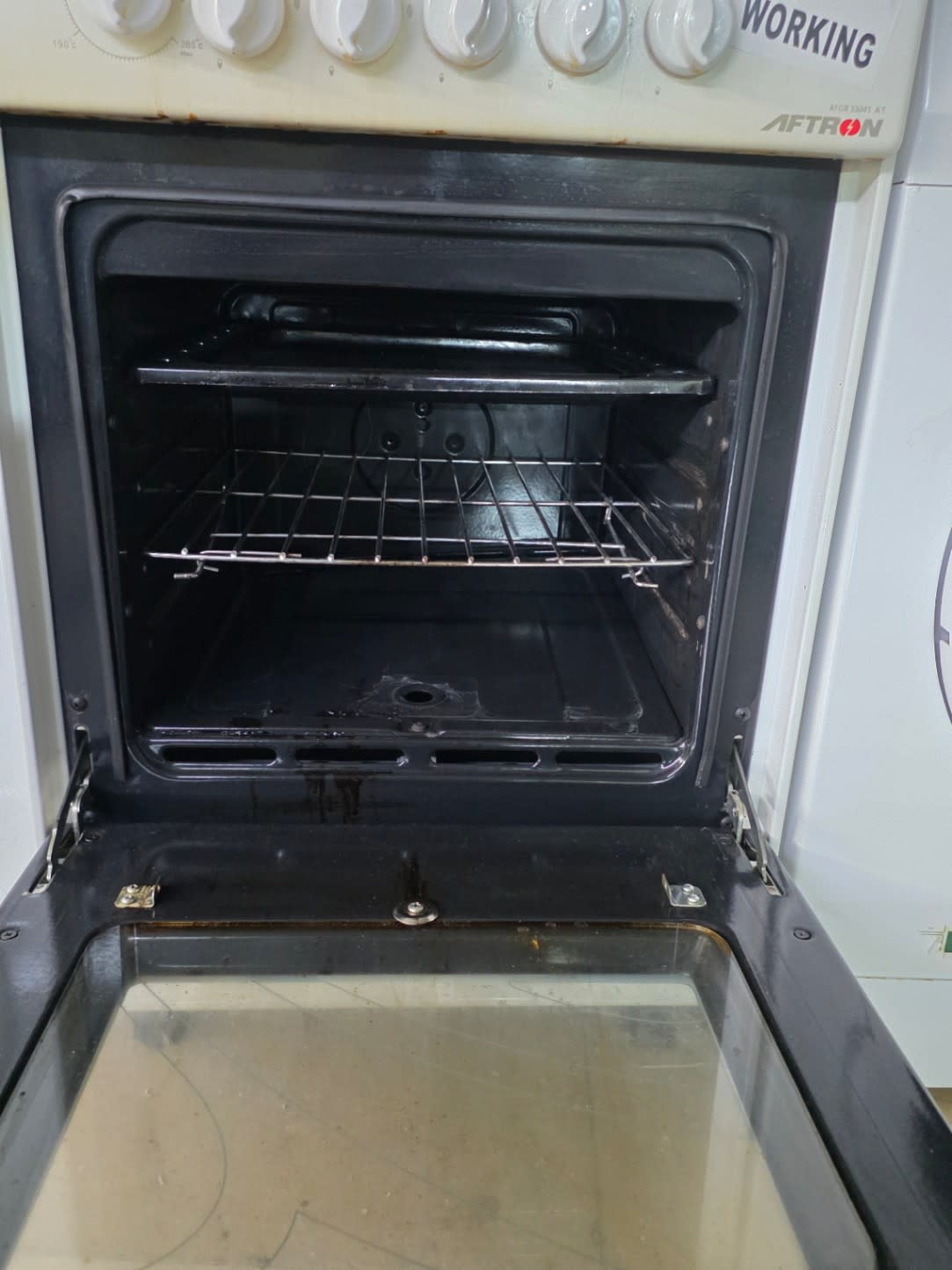 Freestanding Gas Cooker with Oven 3