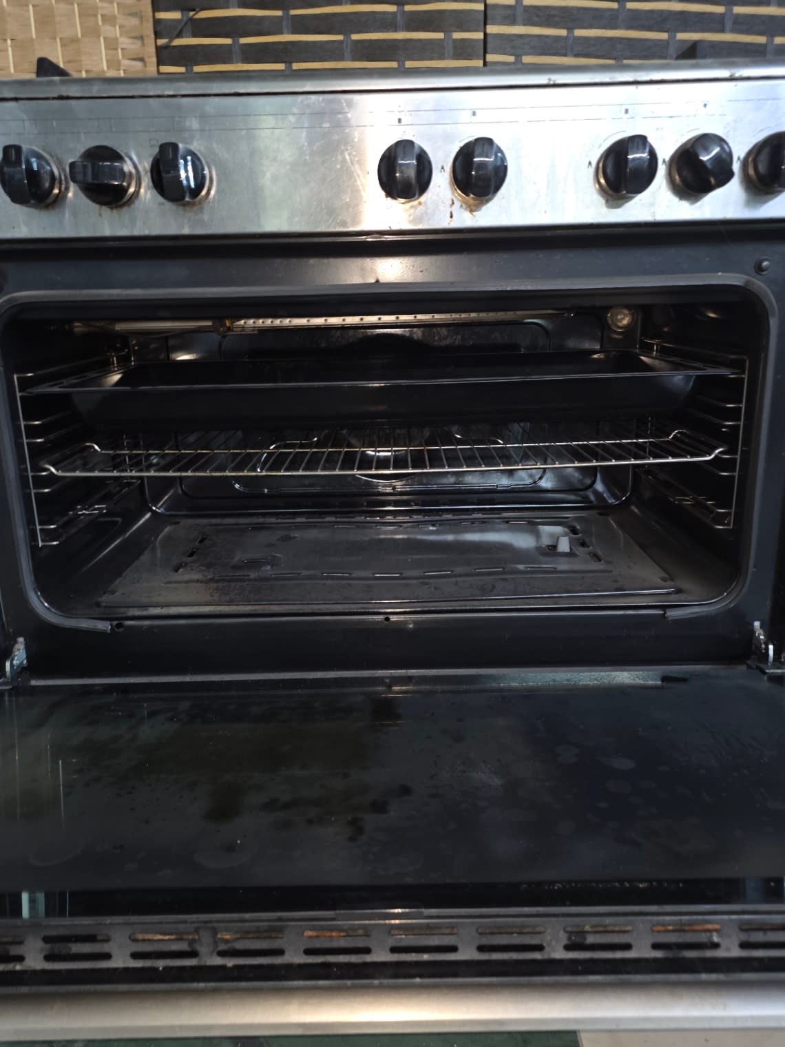 Freestanding Gas Cooker with Oven 3