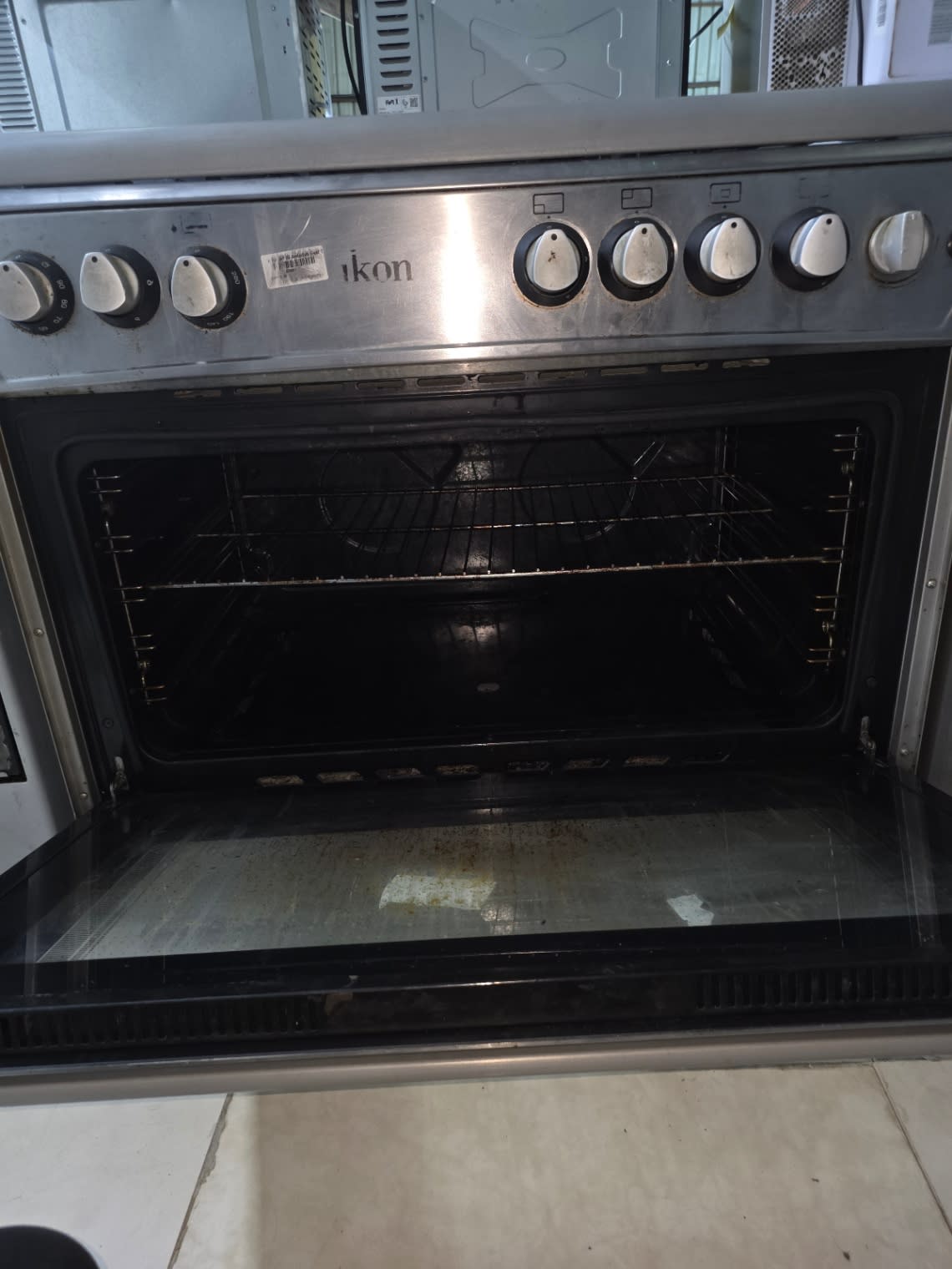 Freestanding Gas Cooker with Oven 3
