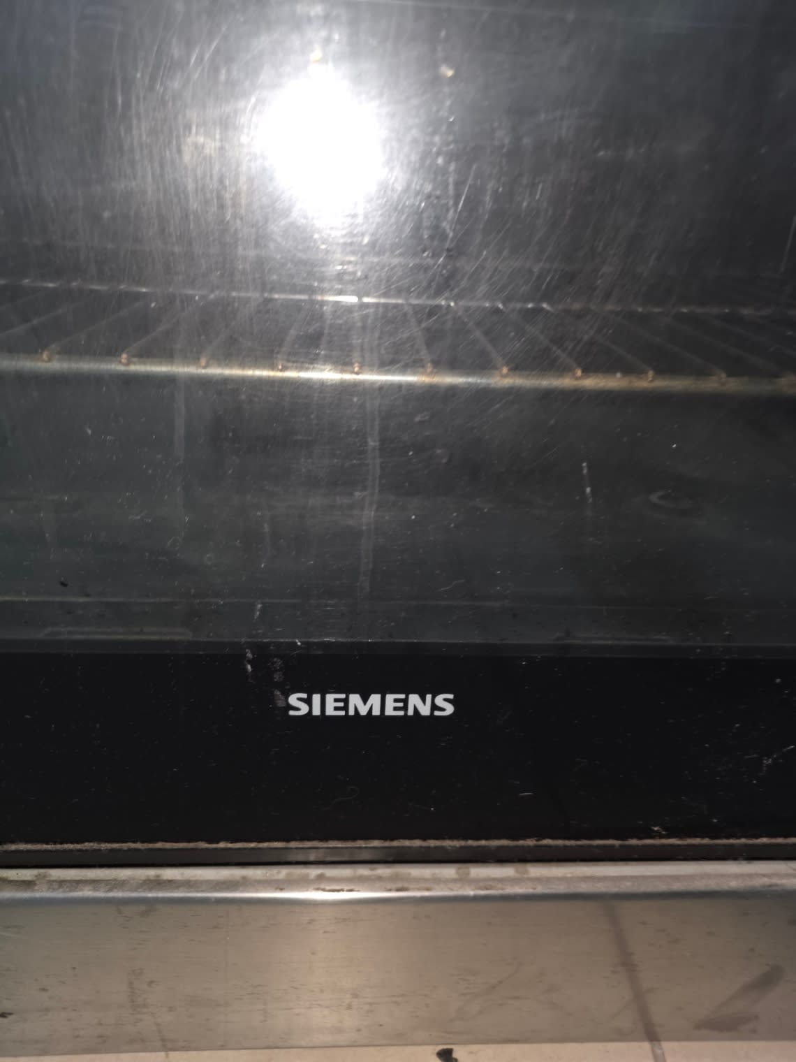 Freestanding Gas Cooker with Oven 2