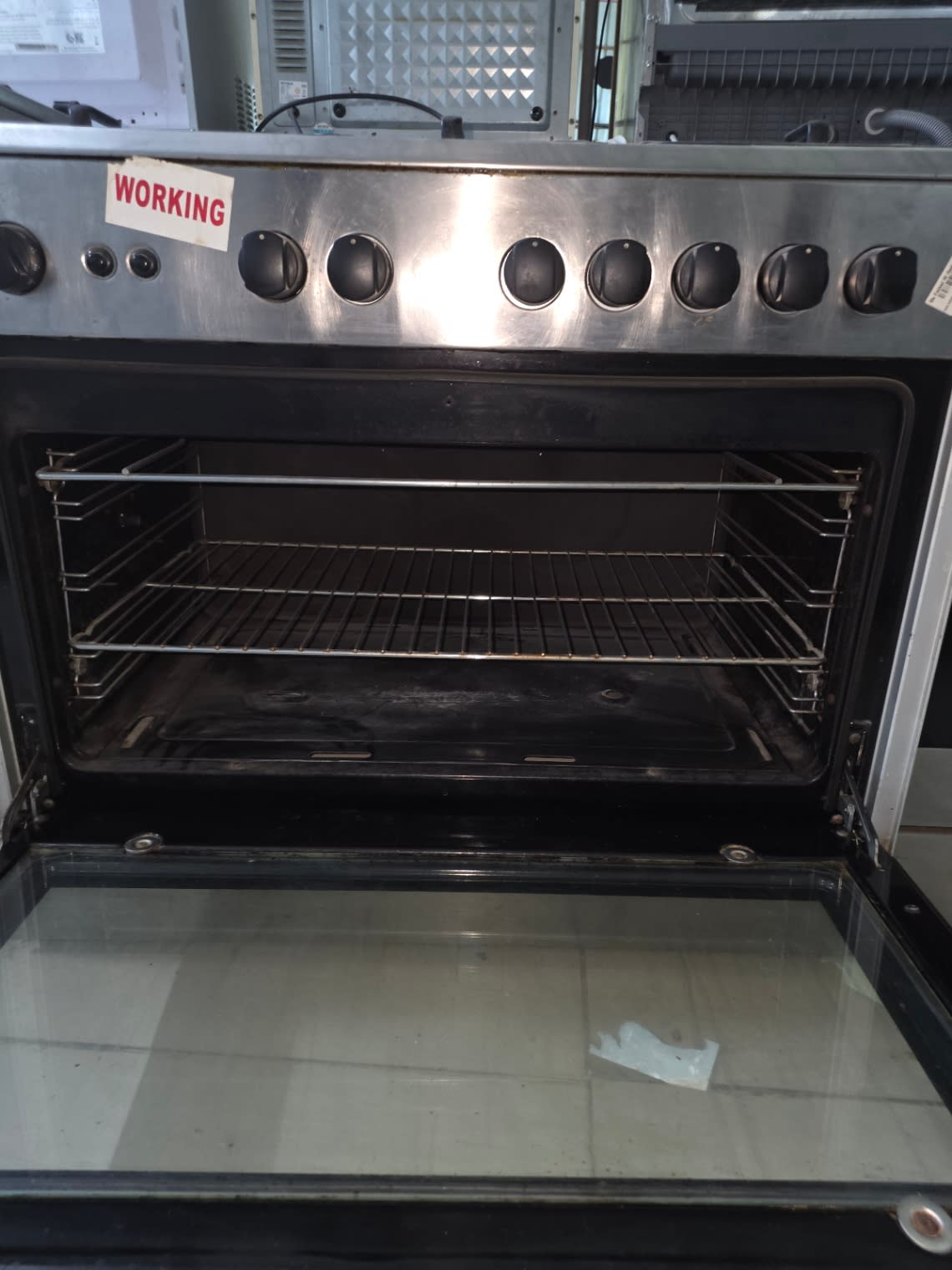 Freestanding Gas Cooker with Oven 3