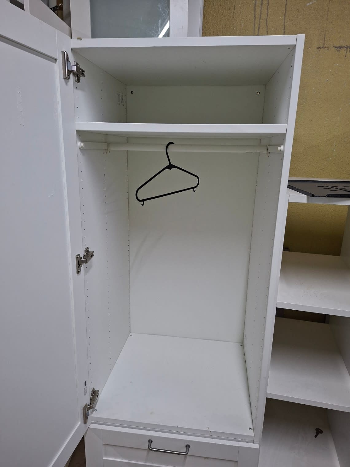 Single-Door Wardrobe with Drawer 2