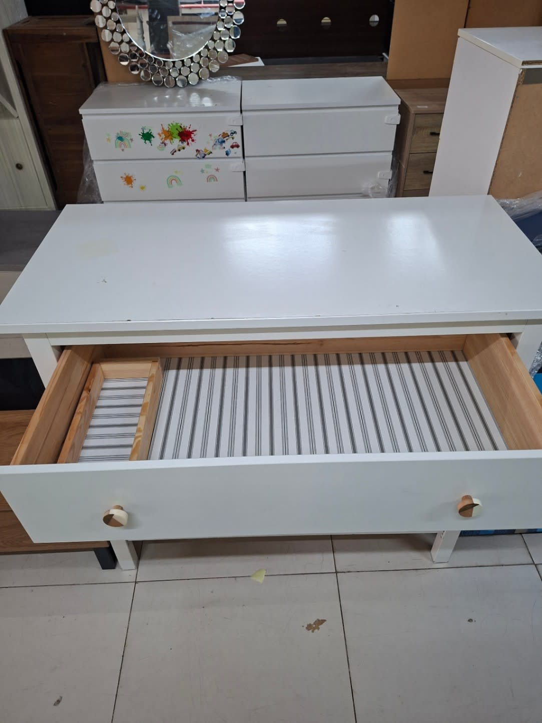 3-Drawer Chest of Drawers 2