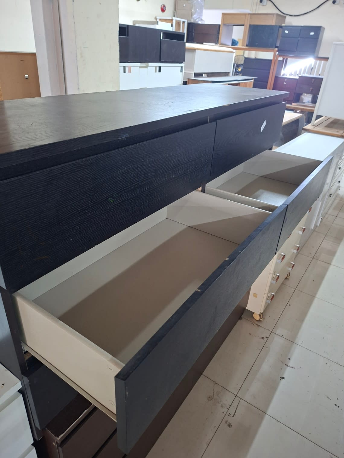 6-Drawer Chest of Drawers 3