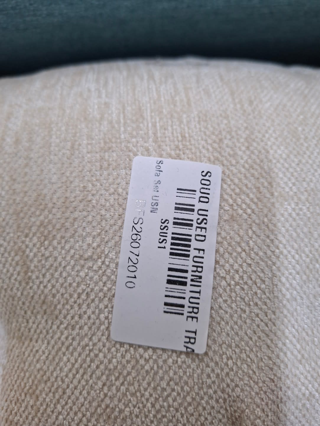 Bufaisal barcode label BFS26072010 for used Chesterfield 3-seater sofa