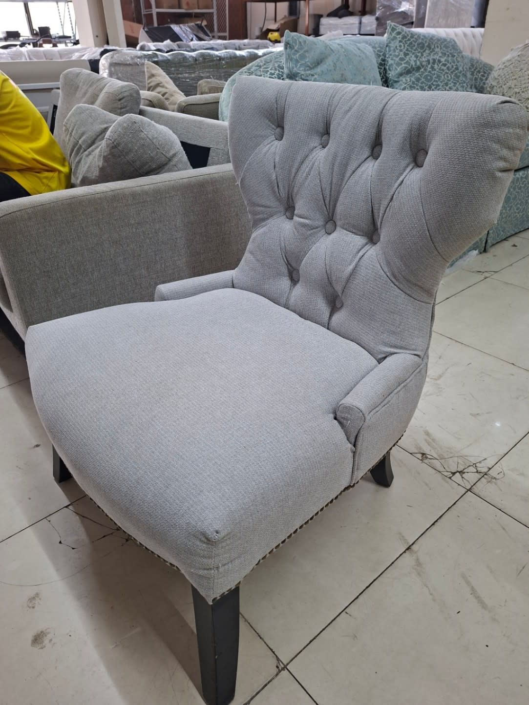 Tufted Wingback Accent Chair 3