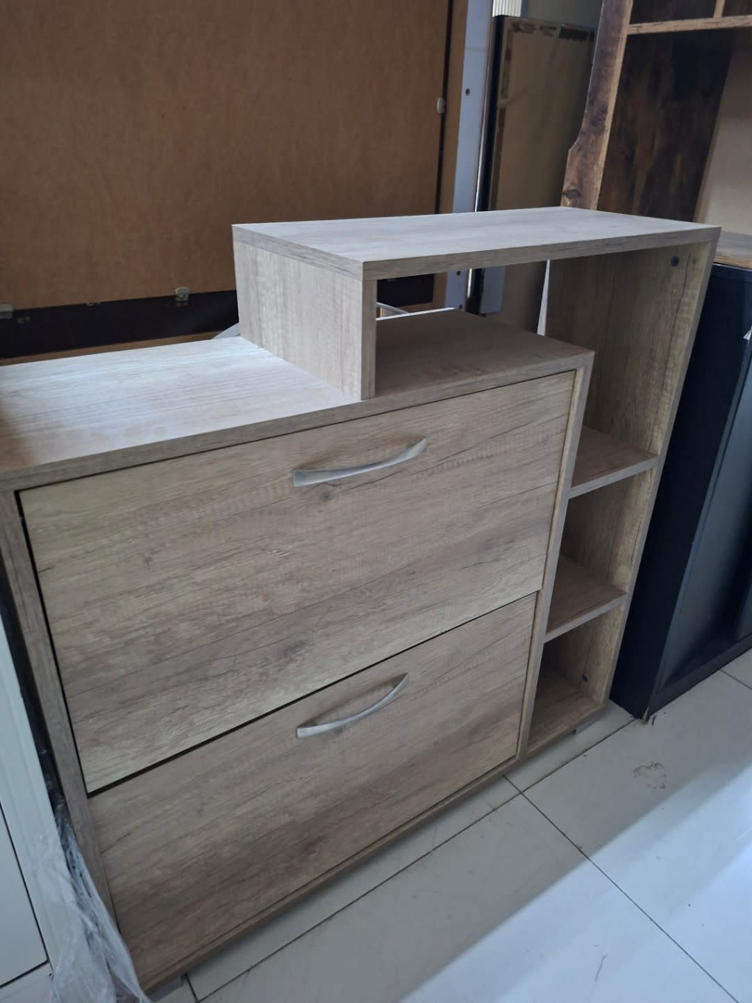2-Drawer Flip-Door Shoe Cabinet with Side Shelves 2