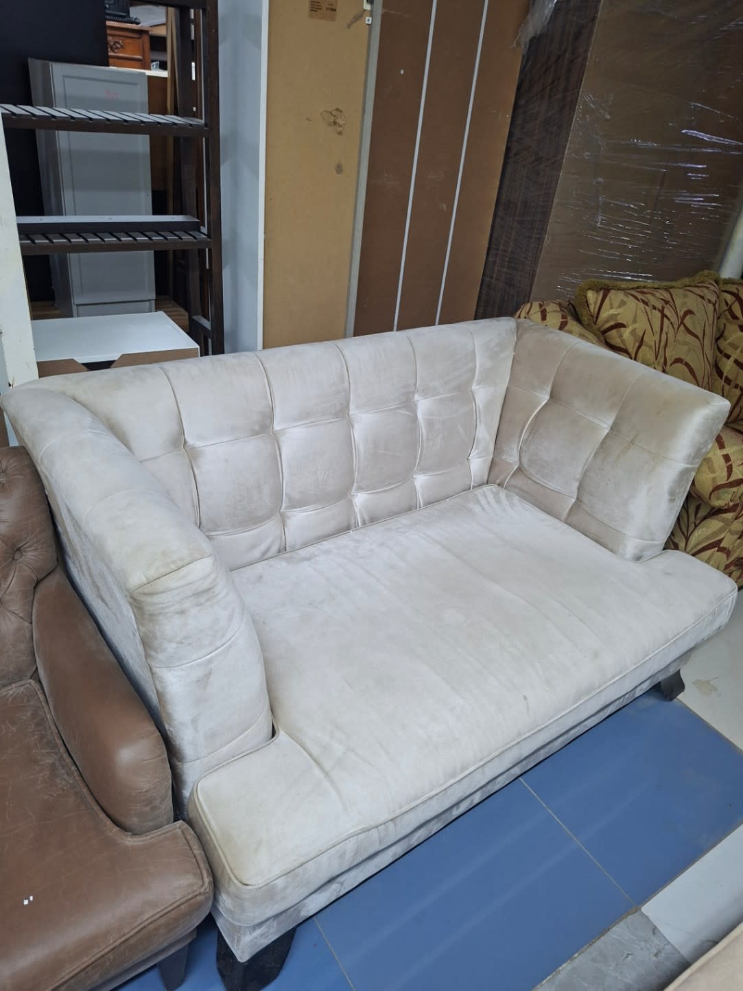 2-Seater Tufted Sofa