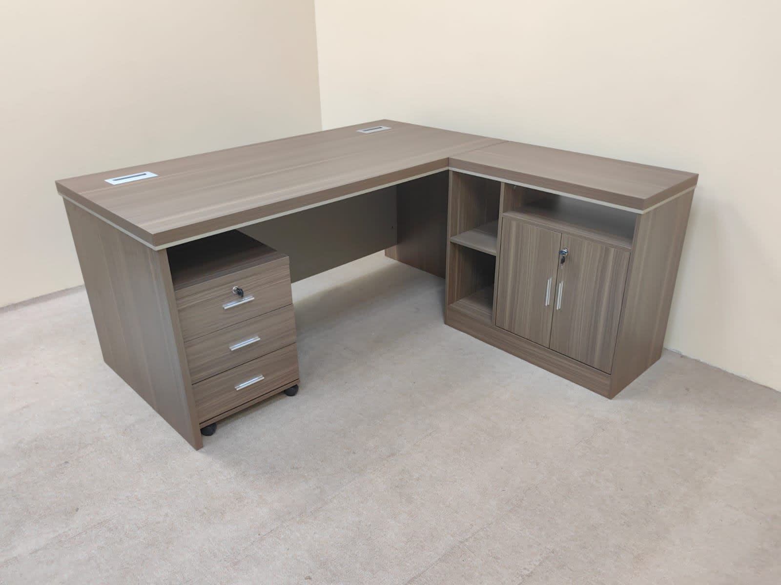 L-Shape Executive Desk with Side Cabinet and Mobile Pedestal 3