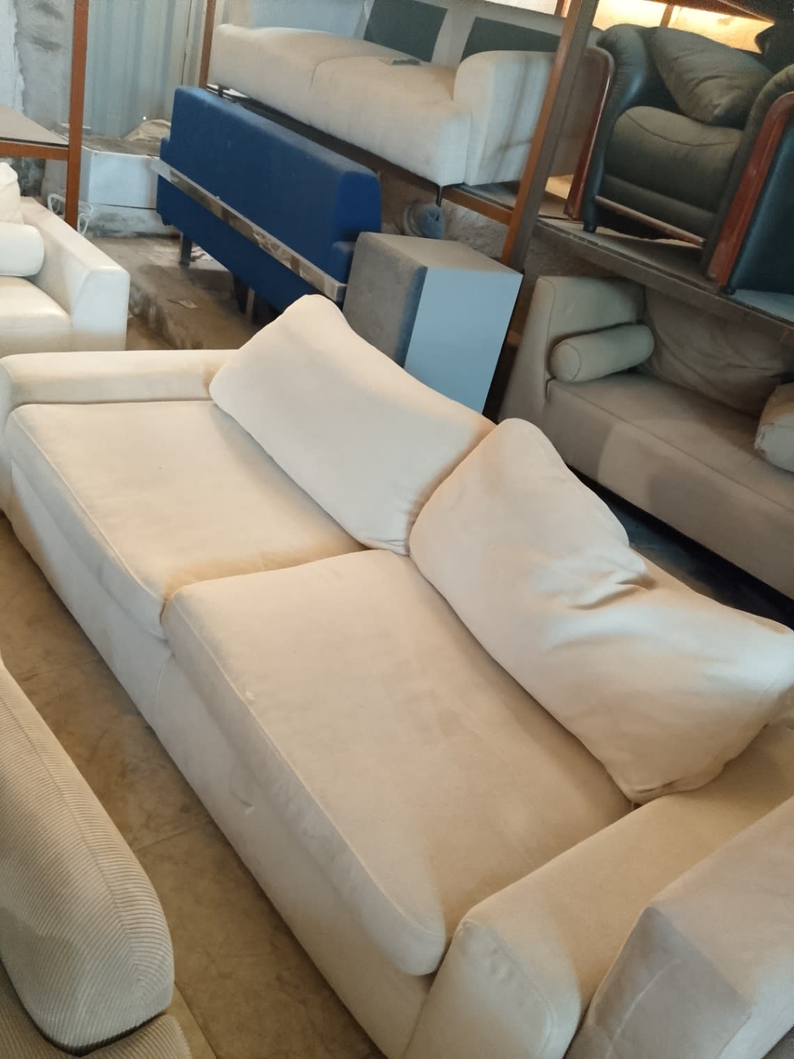 Barcode label photo for used 3-seater off-white sofa at Bufaisal Ajman