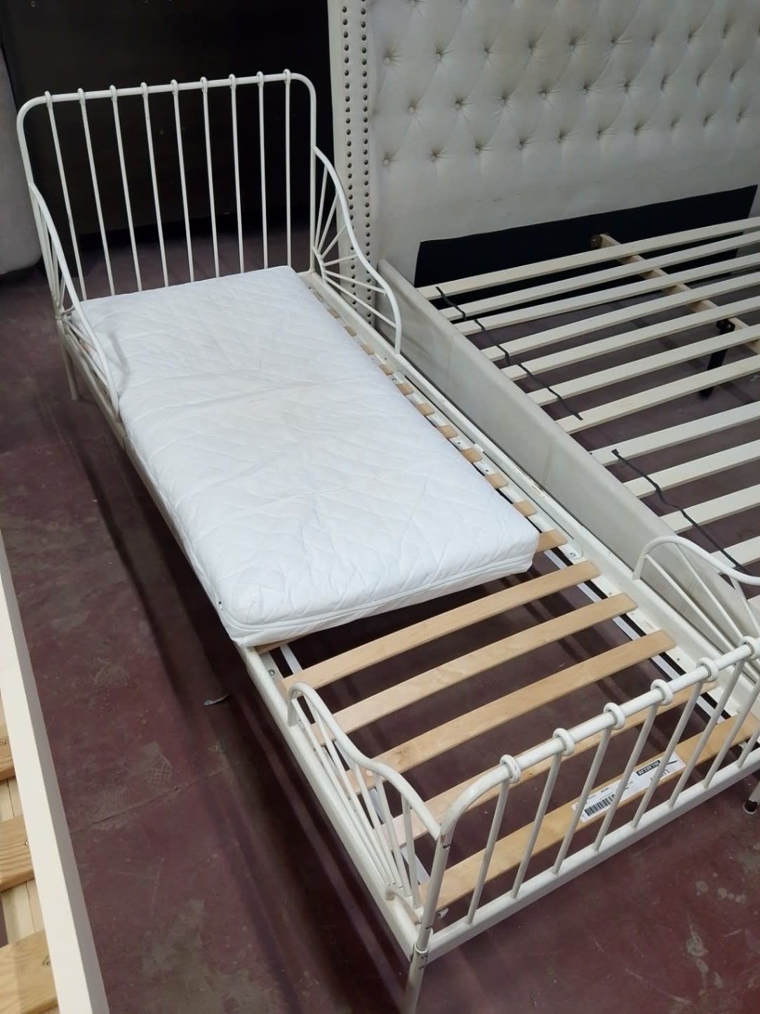 MINNEN Extendable Kids Bed Frame with Mattress 2