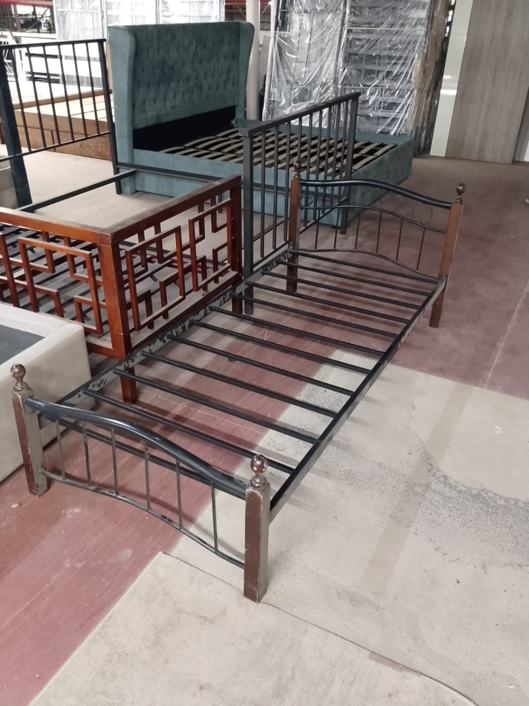 Single Metal Bed Frame with Wooden Posts 3