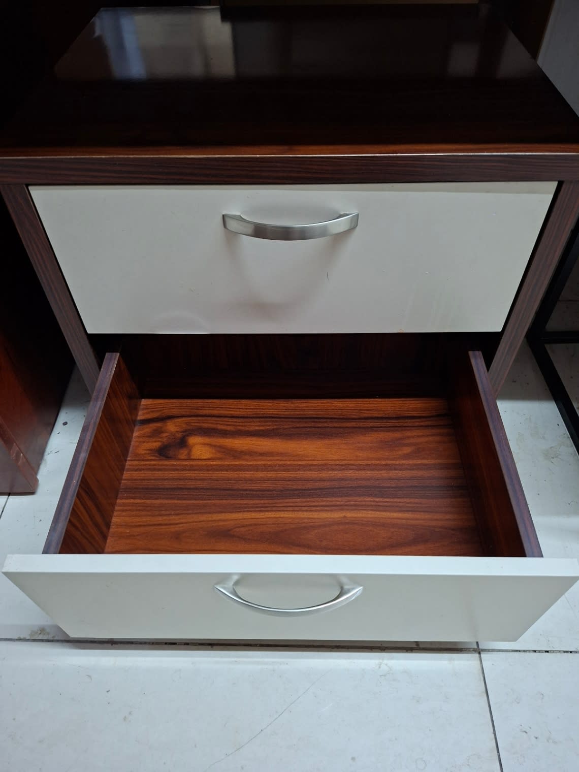 2-Drawer Bedside Table 2