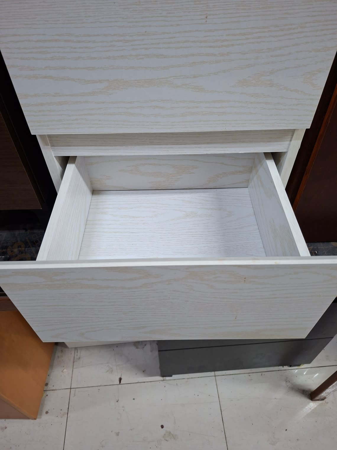 2-Drawer Bedside Table 2