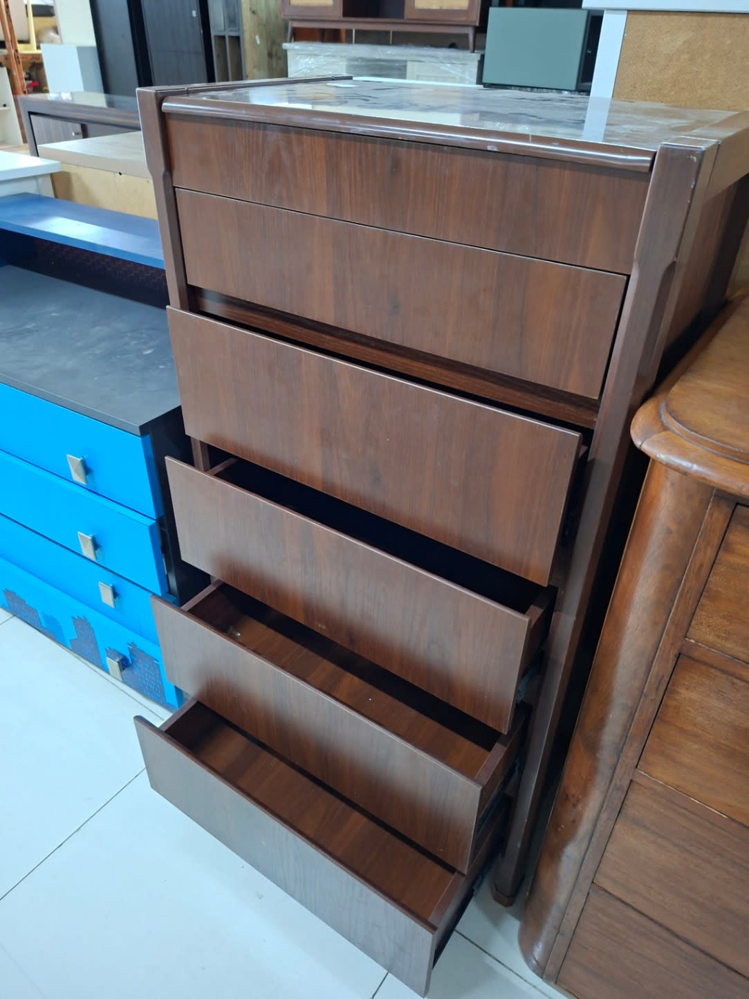 5-Drawer Chest of Drawers 2