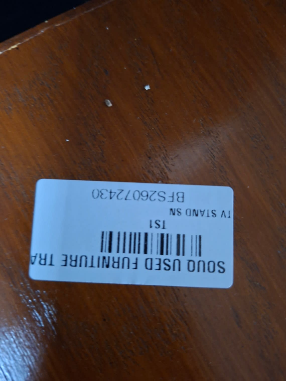 Bufaisal barcode label BFS26072430 for used TV stand with yellow lattice doors