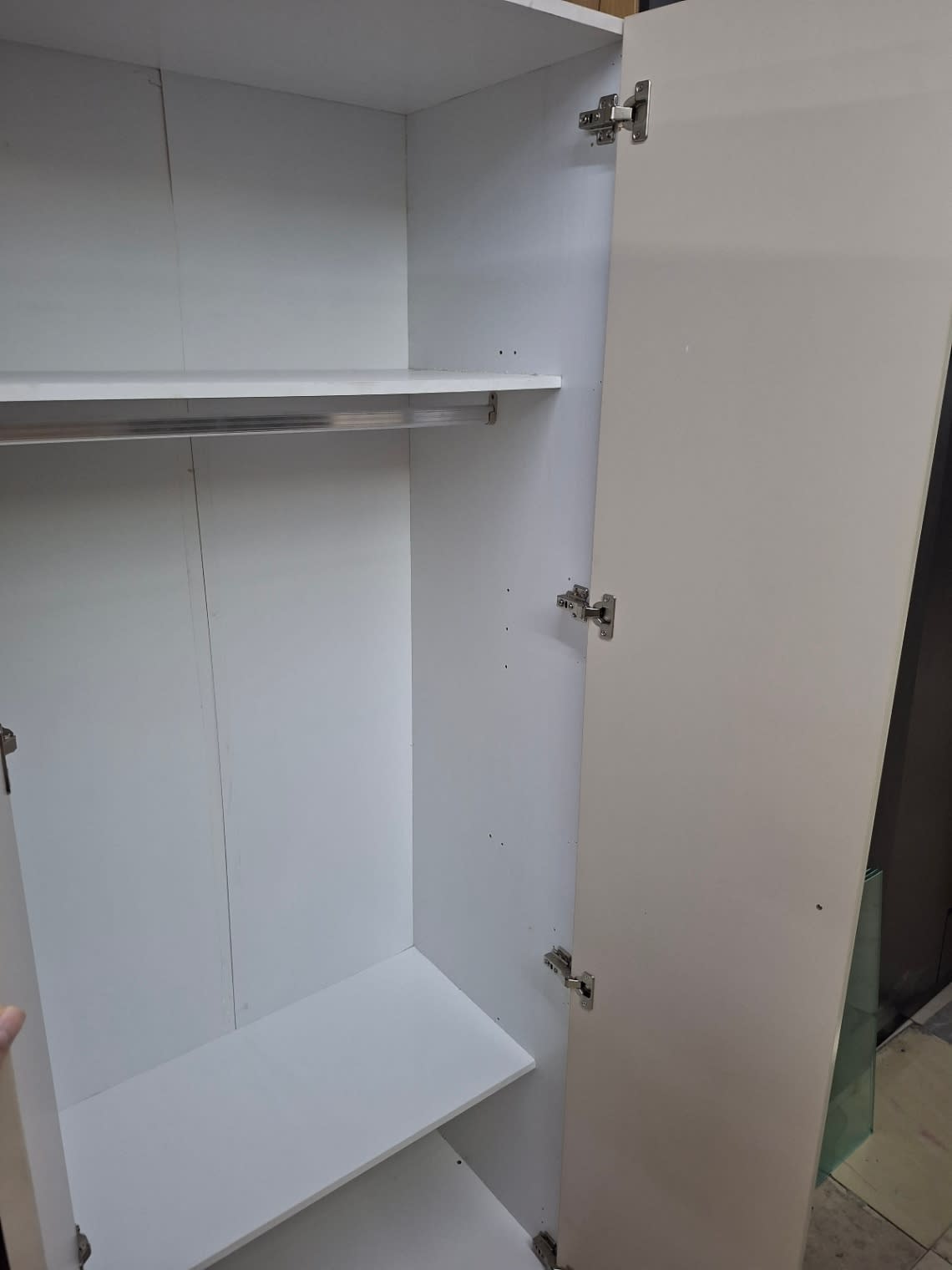 2-Door Wardrobe with Hanging Rail and Shelves 3