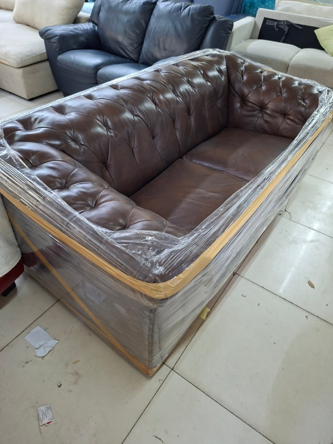 Chesterfield 2-Seater Sofa 2